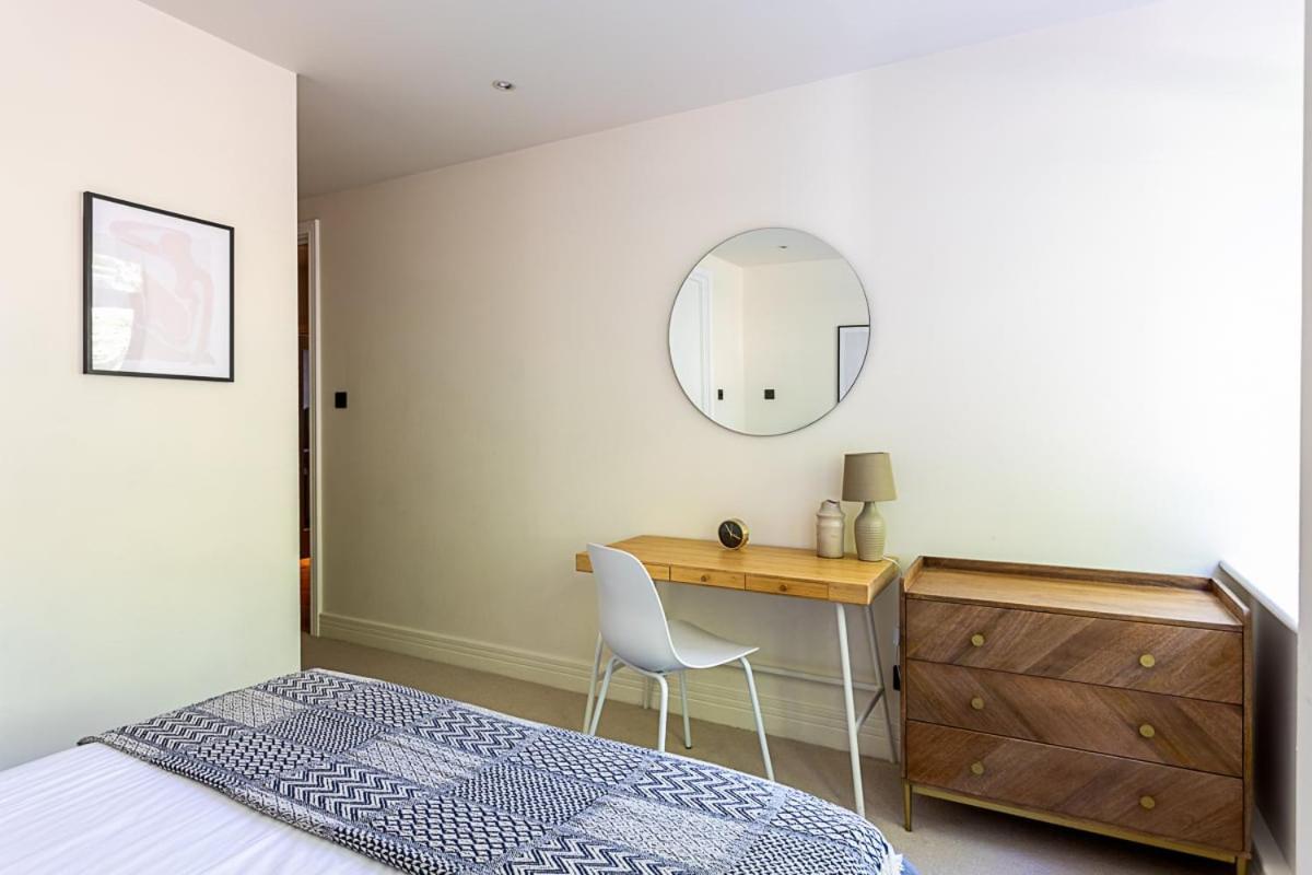 Stunning Modern In The Heart Of Holborn